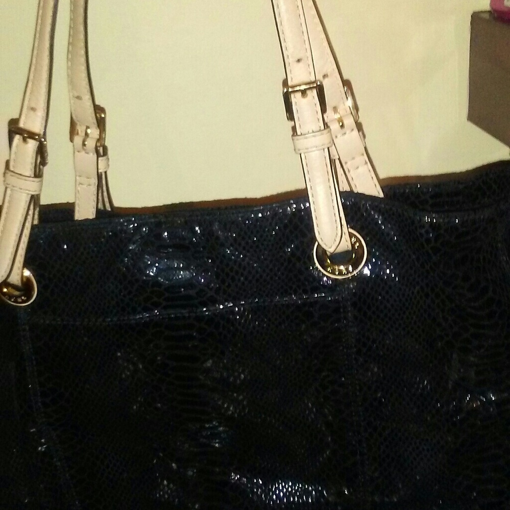 Purse - Picture 4 of 6